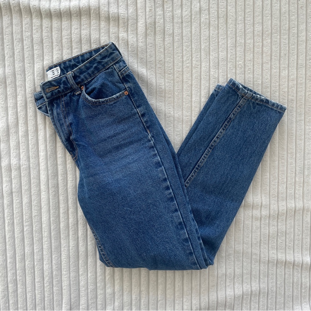 Bershka Classic Blue Mom Jeans (Size 2)